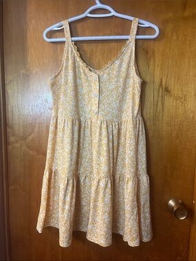 Woman’s Blu Pepper Yellow Floral Dress with Fake Button Front Medium